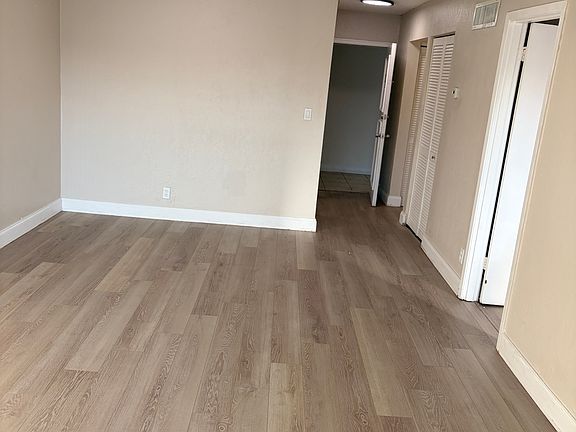 3rd image of 2775 Taft St APT 305