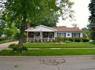 9083 Fremont St, Livonia, MI 48150