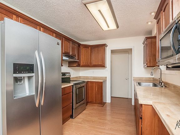 5th image of 230 Glacier Ave #1