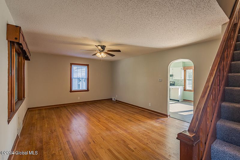 5th image of 1183 Midline Road