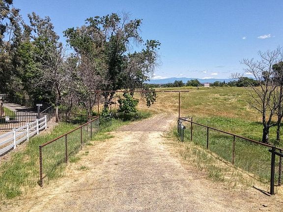 2nd image of Deschutes Rd