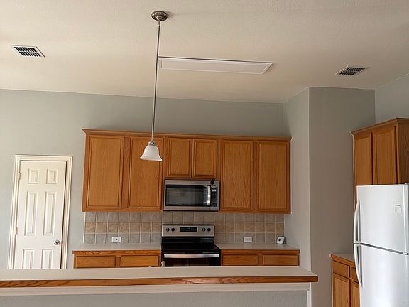 3rd image of 2408 Monroe Dr