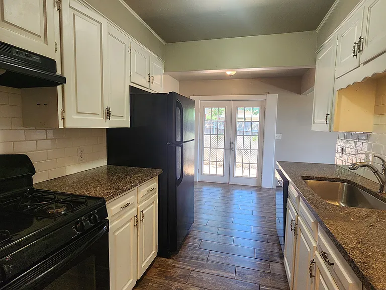 3824 N Monroe St — Photo 5