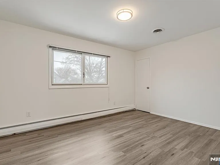 35 Field Rd — Photo 11