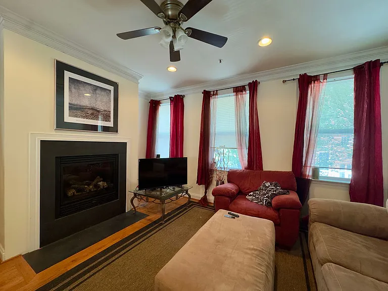 125 N Chester St — Photo 12