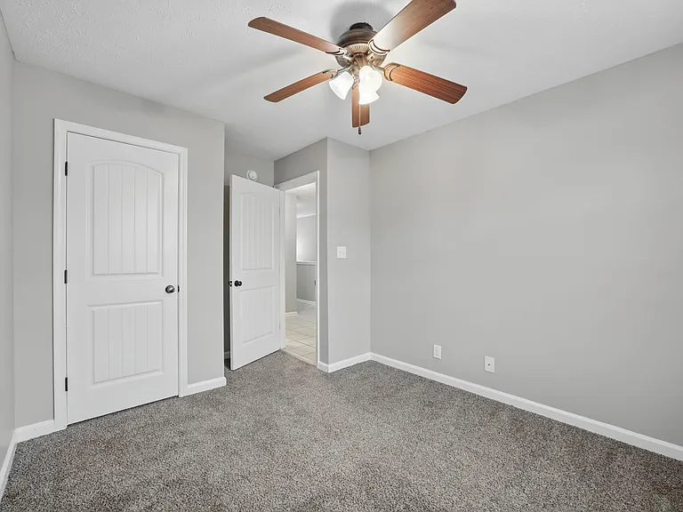 850 Tracy Ln #10 — Photo 14