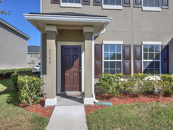 3rd image of 2749 Hollybrook Ln