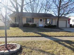 522 Sherwood Dr, Streamwood, IL 60107