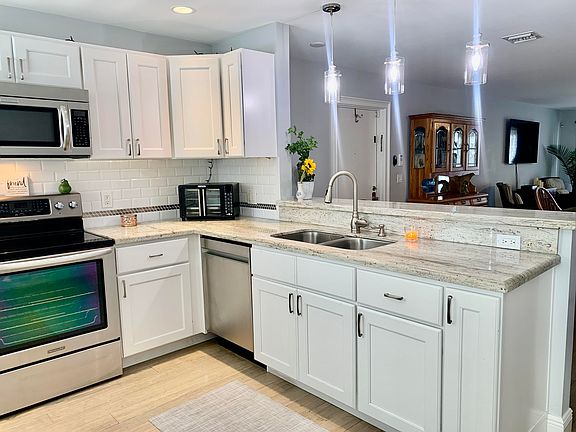 5th image of 630 SE Ocean Blvd APT C-3