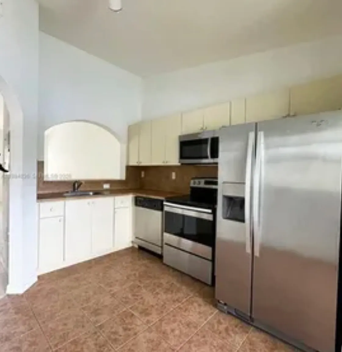 2 bed, 815 sqft, $1,700 — Photo 1