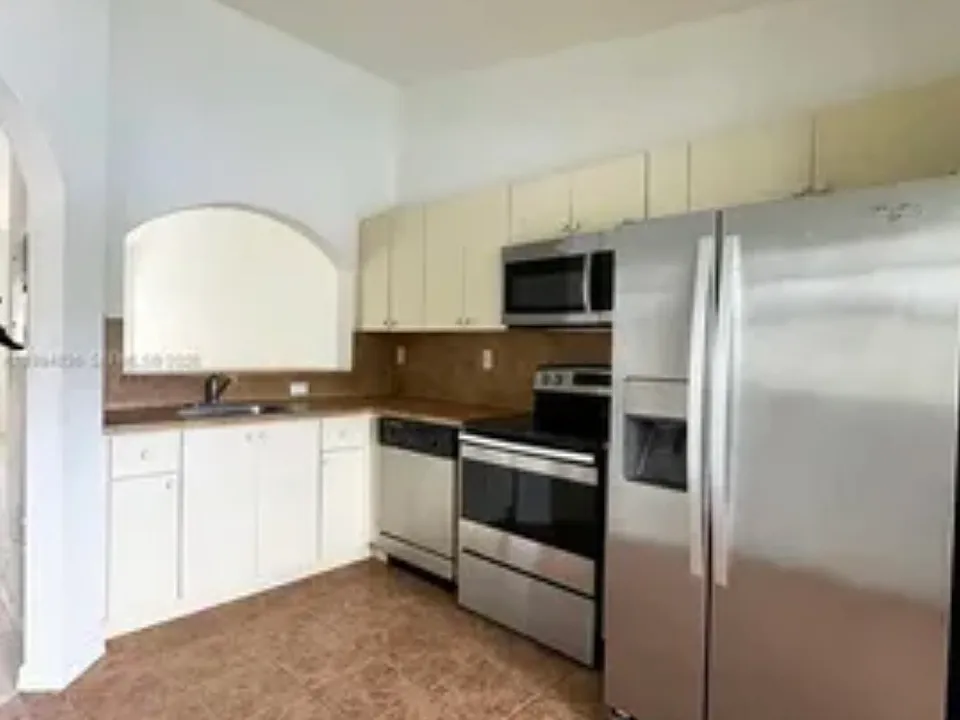 2920 SE 13th Ave #203