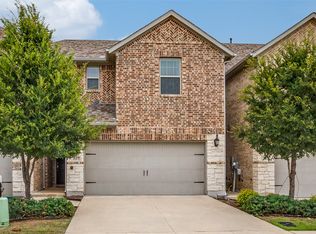 517 Hutchinson Ln, Lewisville, TX 75077