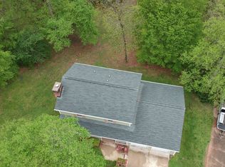 5429 Gunpowder Dr, Hickory, NC 28601