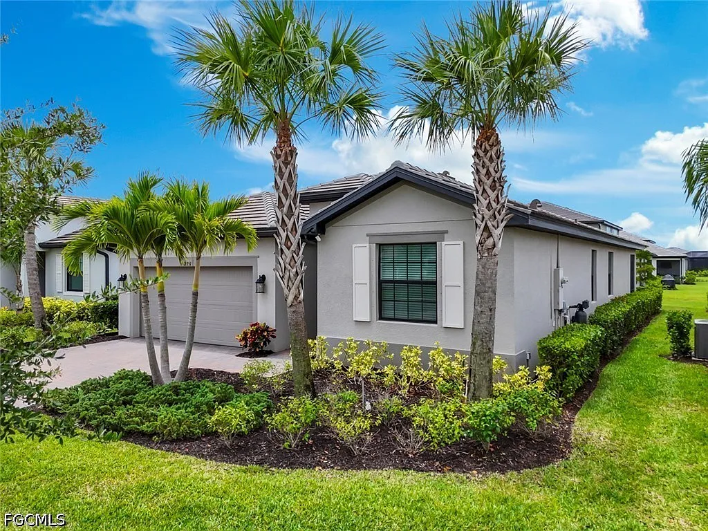 4 bed, 3.0 bath, 2032 sqft, $6,000 — Photo 3