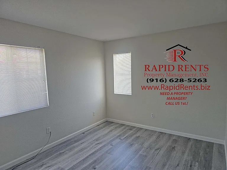 4900 Trouville Ln — Photo 12