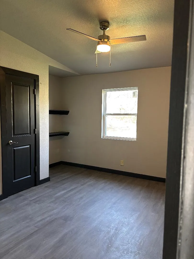 Bedroom - 5459 N Frankfort Ave