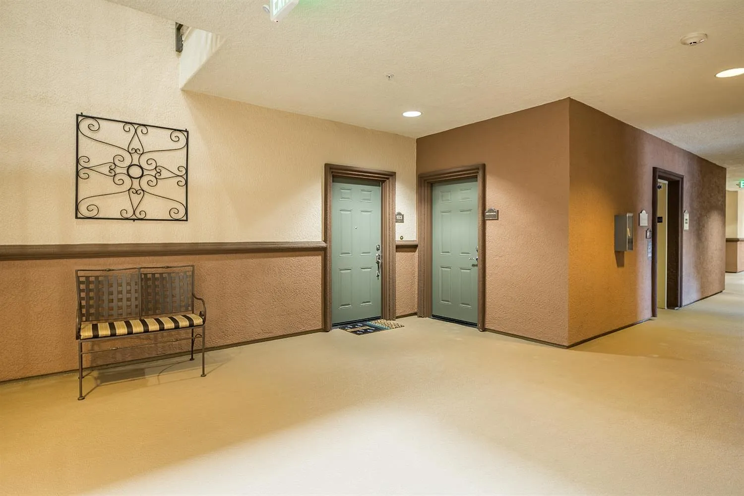 1 bed, 1065 sqft, $2,400 — Photo 3