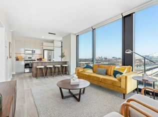 236 S Racine Ave #611, Chicago, IL 60607