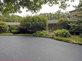 21142 N Valley Rd, Kildeer, IL 60047