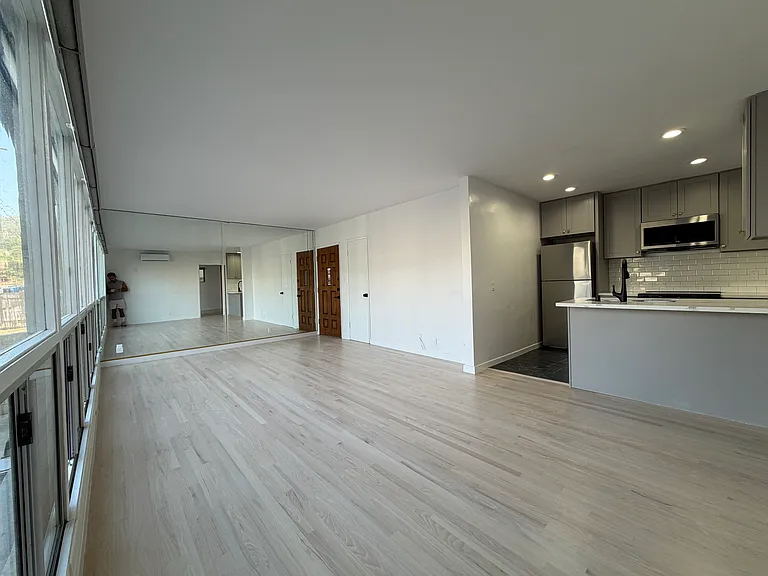 1926 N Vista Del Mar Ave #1 — Photo 9