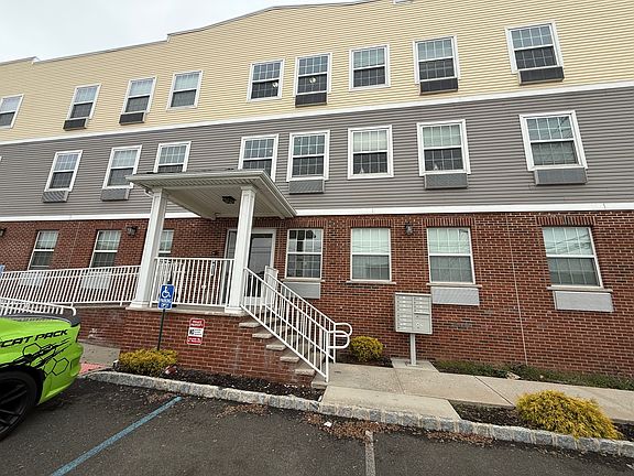 2nd image of 331-333 Pershing Ave #9