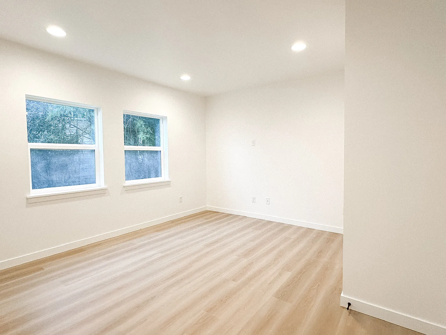 10606 Des Moines Memorial Dr S — Photo 3
