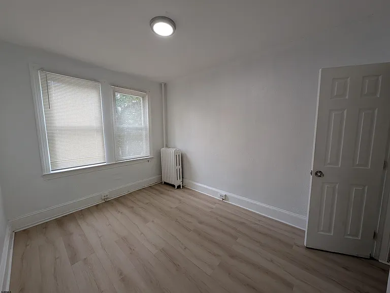 1056 N Ohio Ave — Photo 11