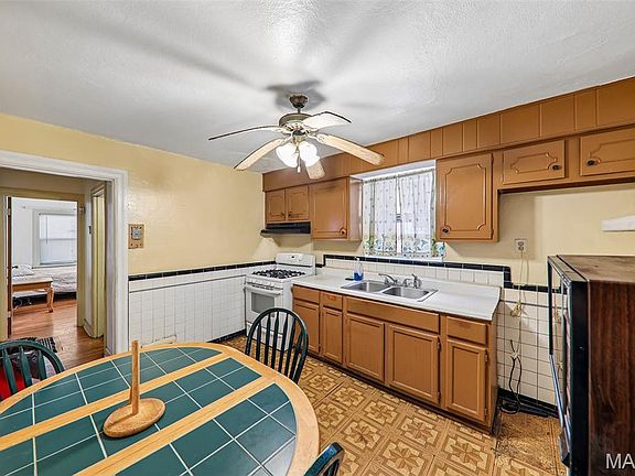 9th image of 2912 Maywood Ave