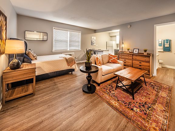 2nd image of 7999 Silverleaf Dr #408
