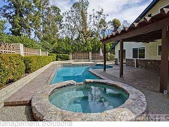 2nd image of 10572 Avenida Magnifica