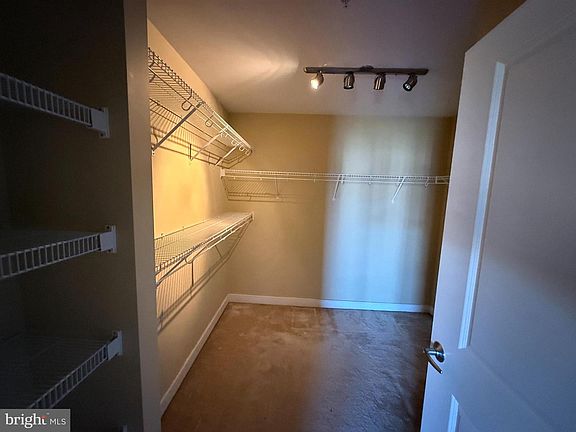 5th image of 155 Potomac Psge Unit 402