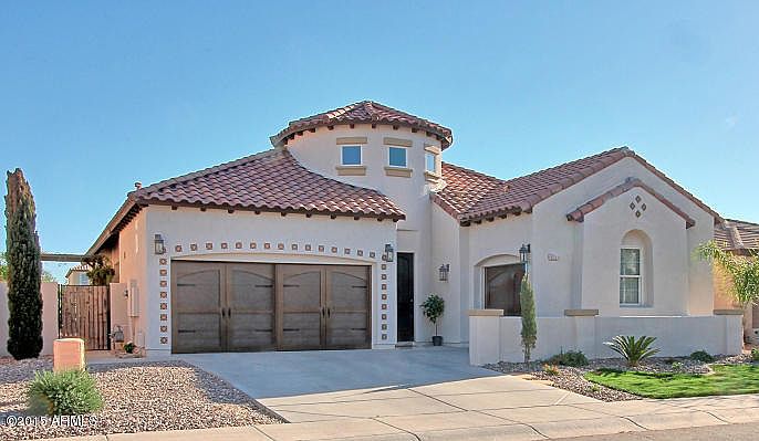 1st image of 821 E Canyon Way