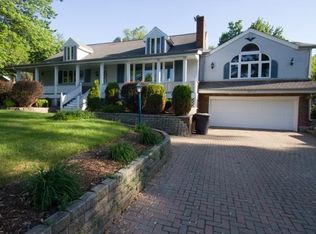 10840 Cantigny Rd, Countryside, IL 60525