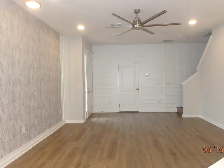 4718 New Orleans Cv — Photo 8