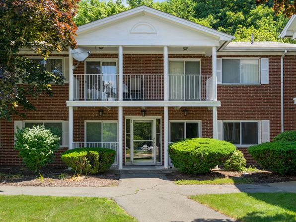 47 Bayberry Dr APT 2