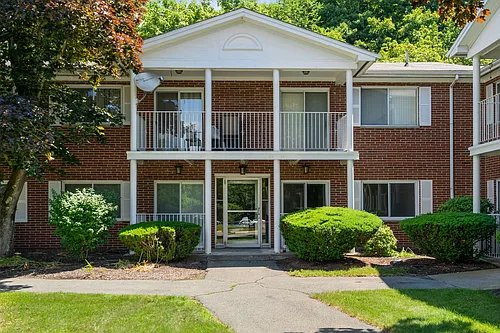 47 Bayberry Dr #2 Photo 1