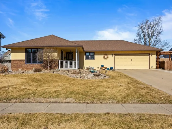 822 SE 10th St, Ankeny, IA 50021