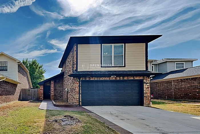 1370 Chinaberry Dr