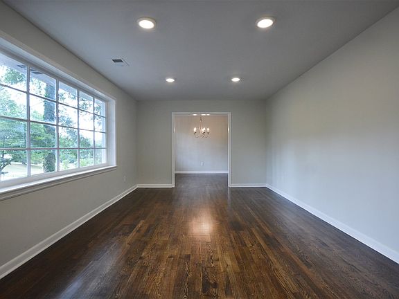 5th image of 152 Gordon Dr