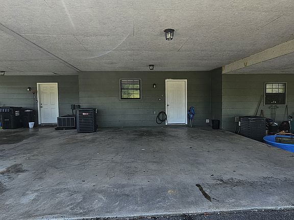 3rd image of 204 Midtown Ln APT 5