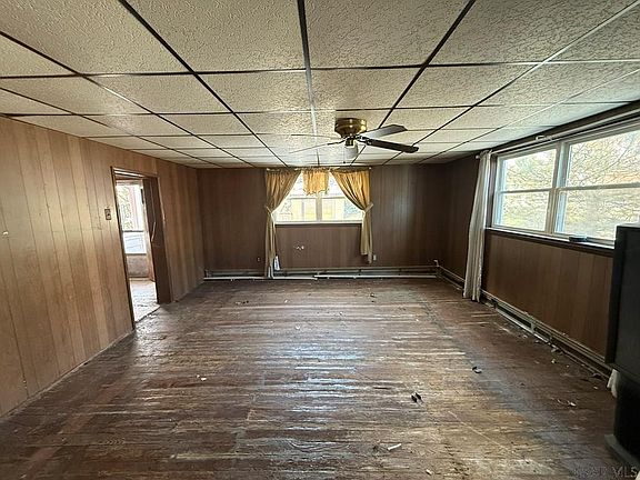 5th image of 349 3rd St