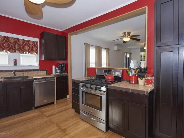 26 Cherry St, Tinton Falls, NJ 07724