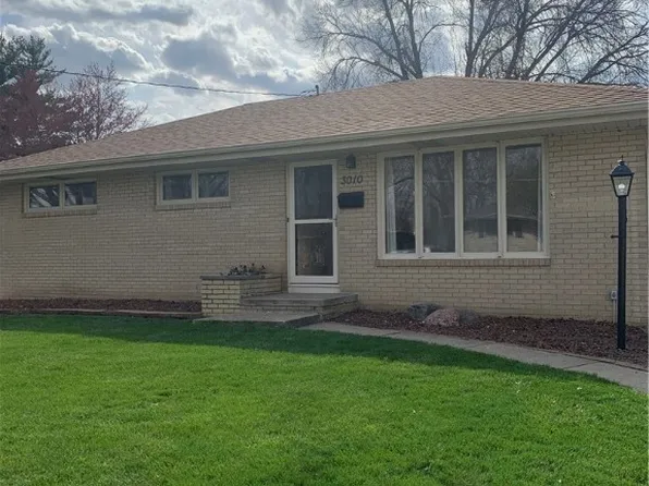 3010 Don Lee Ct, Des Moines, IA 50317