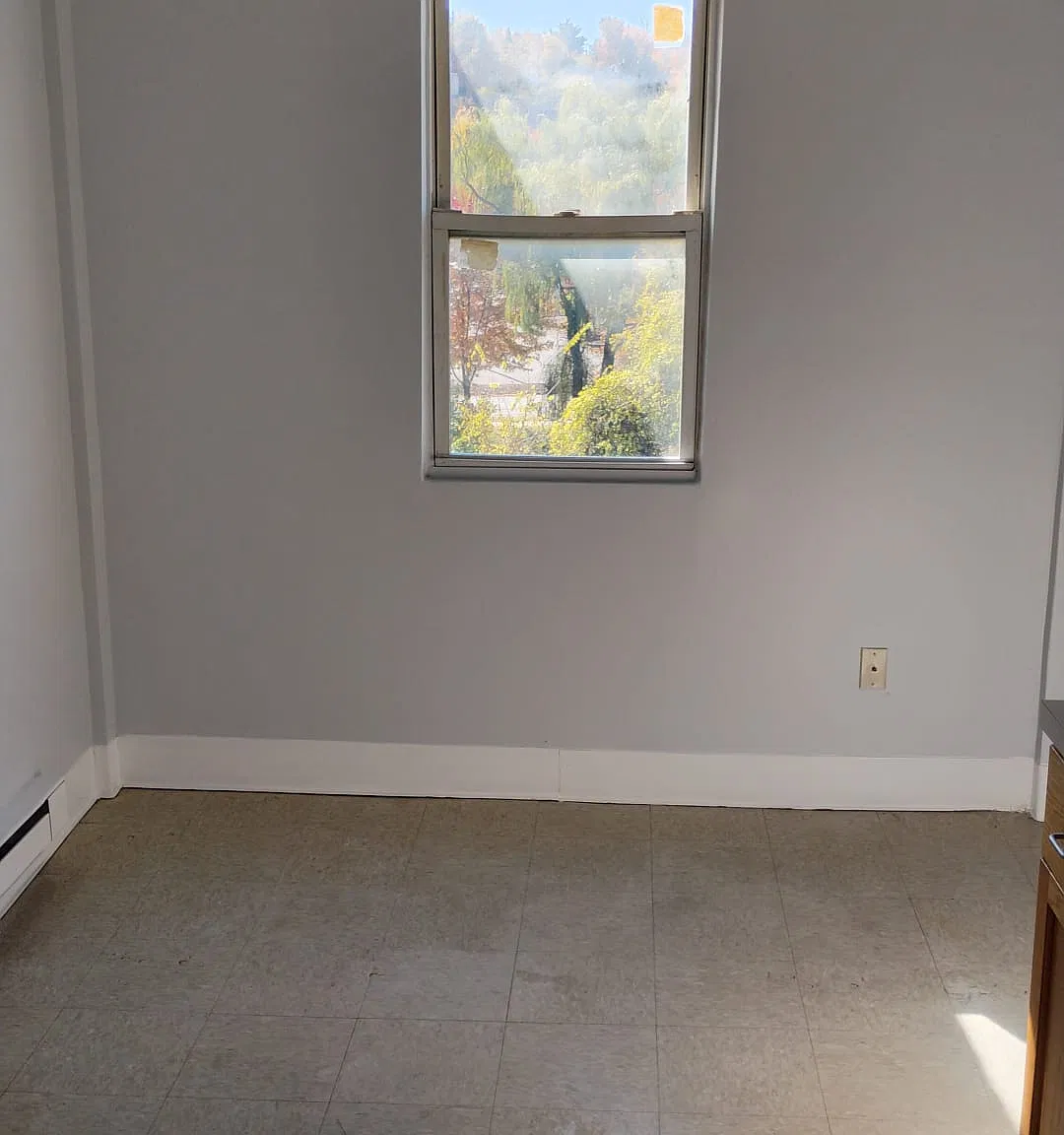 Studio, $1,000 — Photo 2
