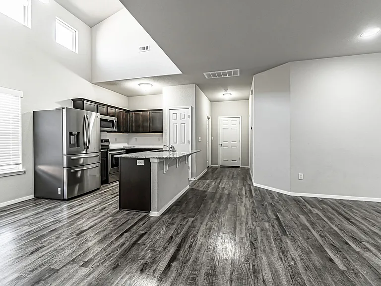 6605 SW Warrington Rd — Photo 6