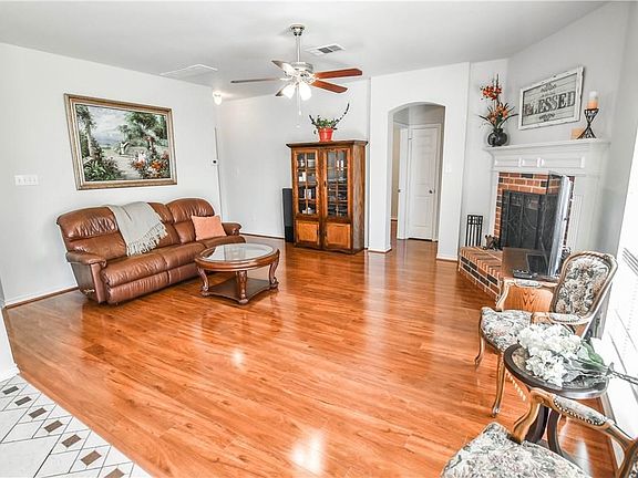 5th image of 1284 Michael Ave