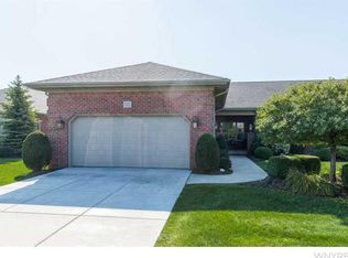 112 Hampton Hill Dr, Williamsville, NY