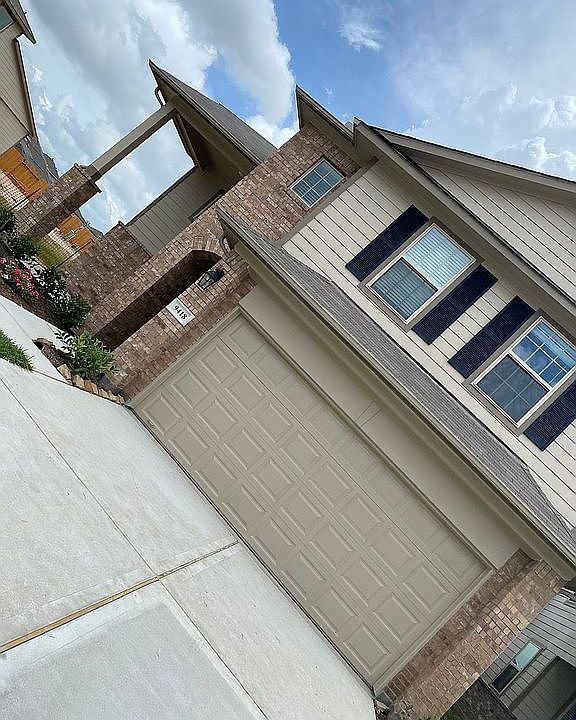 2nd image of 9418 Selene Park Ln