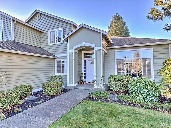 2nd image of 2523 Simon Ln NE