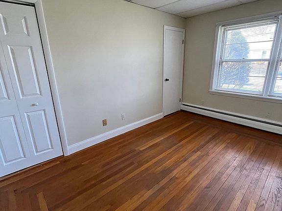 4th image of 1540 Mineral Spring Ave Unit 1